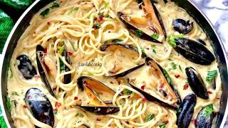 HOW TO MAKE SEAFOOD PASTA  CREAMY PASTA  WHITE SAUCE PASTA  GARLIC SAUCE [upl. by Kred708]