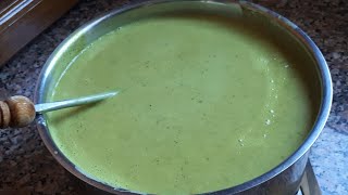 Délicieux potage velouté à la courgette [upl. by Demmahum]