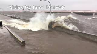 Canal Park Duluth Minnesota  Gale Force Winds Generate Large Waves [upl. by Eelyma]